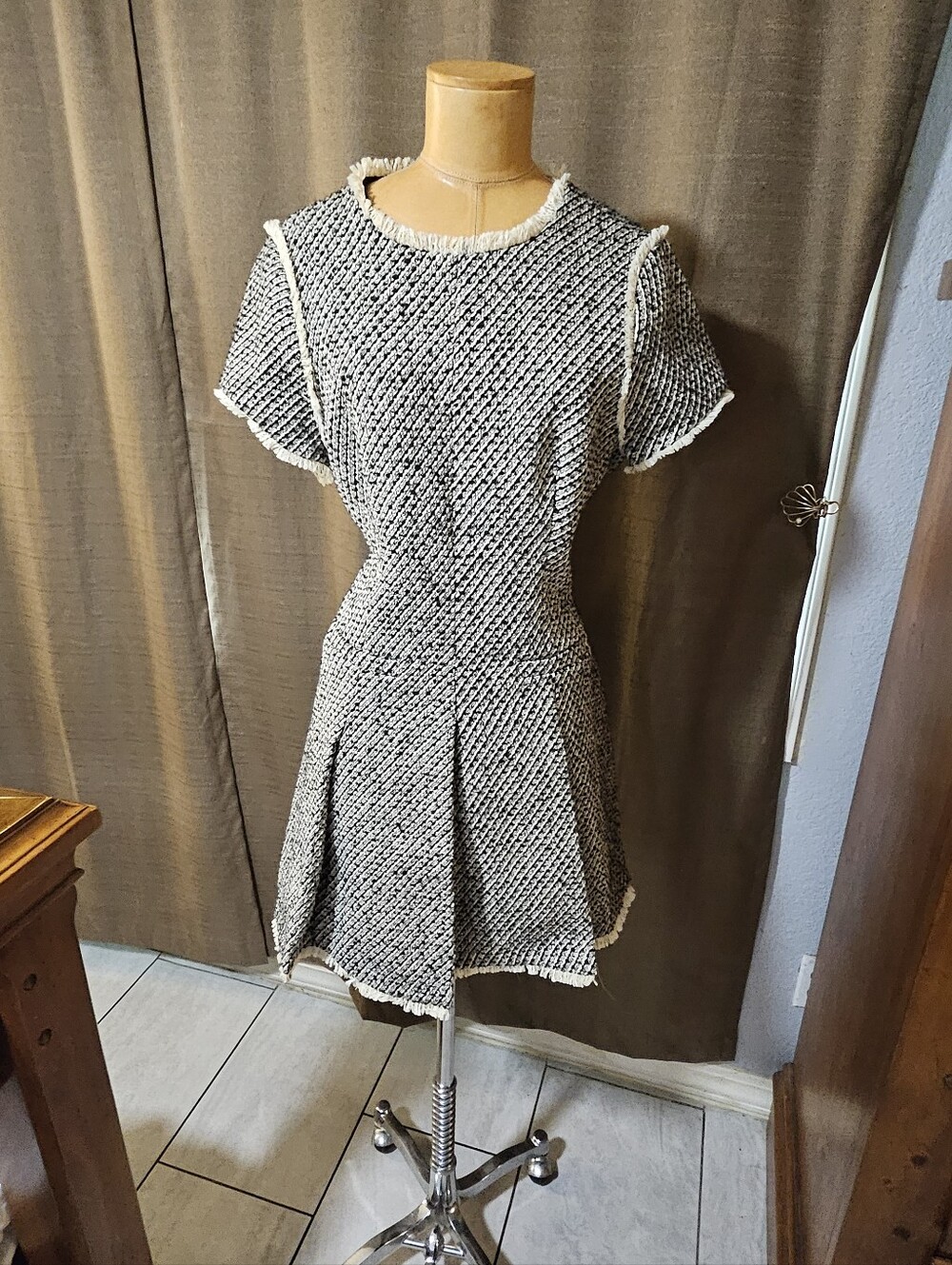 Cinq a Sept 5a7 Nova Short Sleeve Metallic Tweed Mini Dress - Black/Gardenia